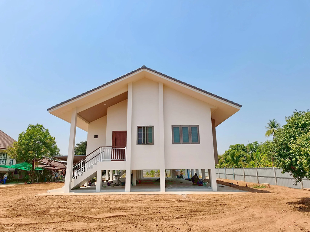 บ้านเดี่ยวโมเดิร์นใต้ถุนสูง